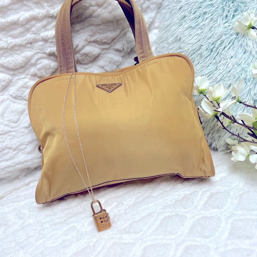 COPY - PRADA HANDBAG WITH LOCK🔥 RARE FIND 🔥2 in 1 HANDBAG and LOCK❗️